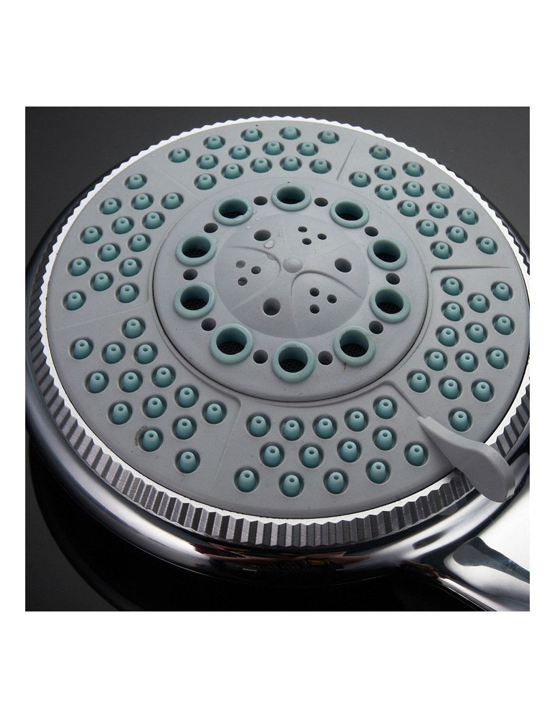 Large round shower head without rubbing